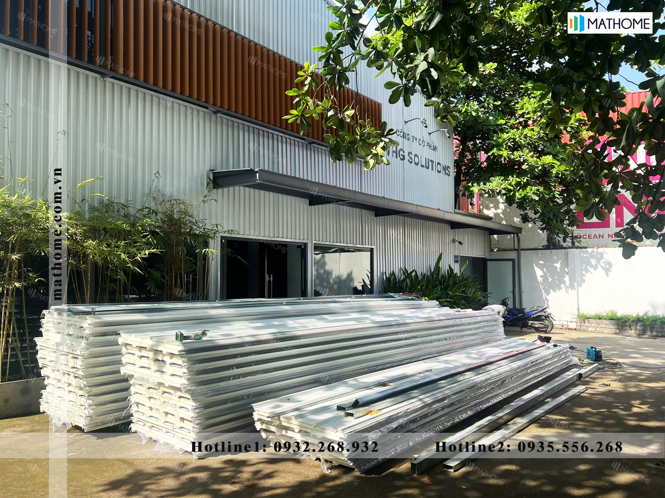 Lợp mái showroom nội thất Lợp mái showroom nội thất