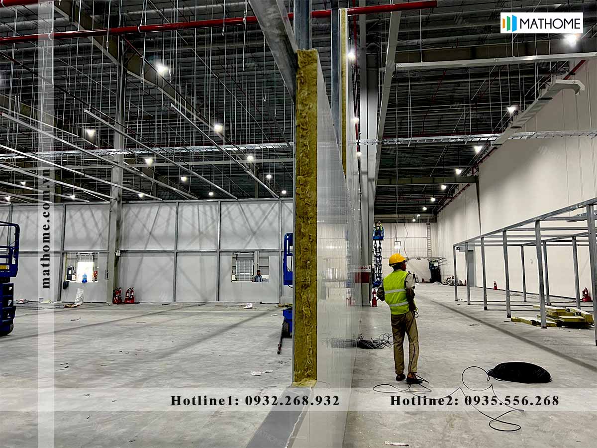 vach-ngan-nha-xuong-chong-chay