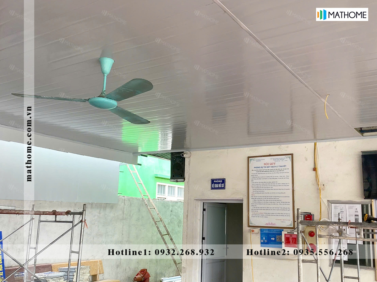 trần tôn xốp màu trắng