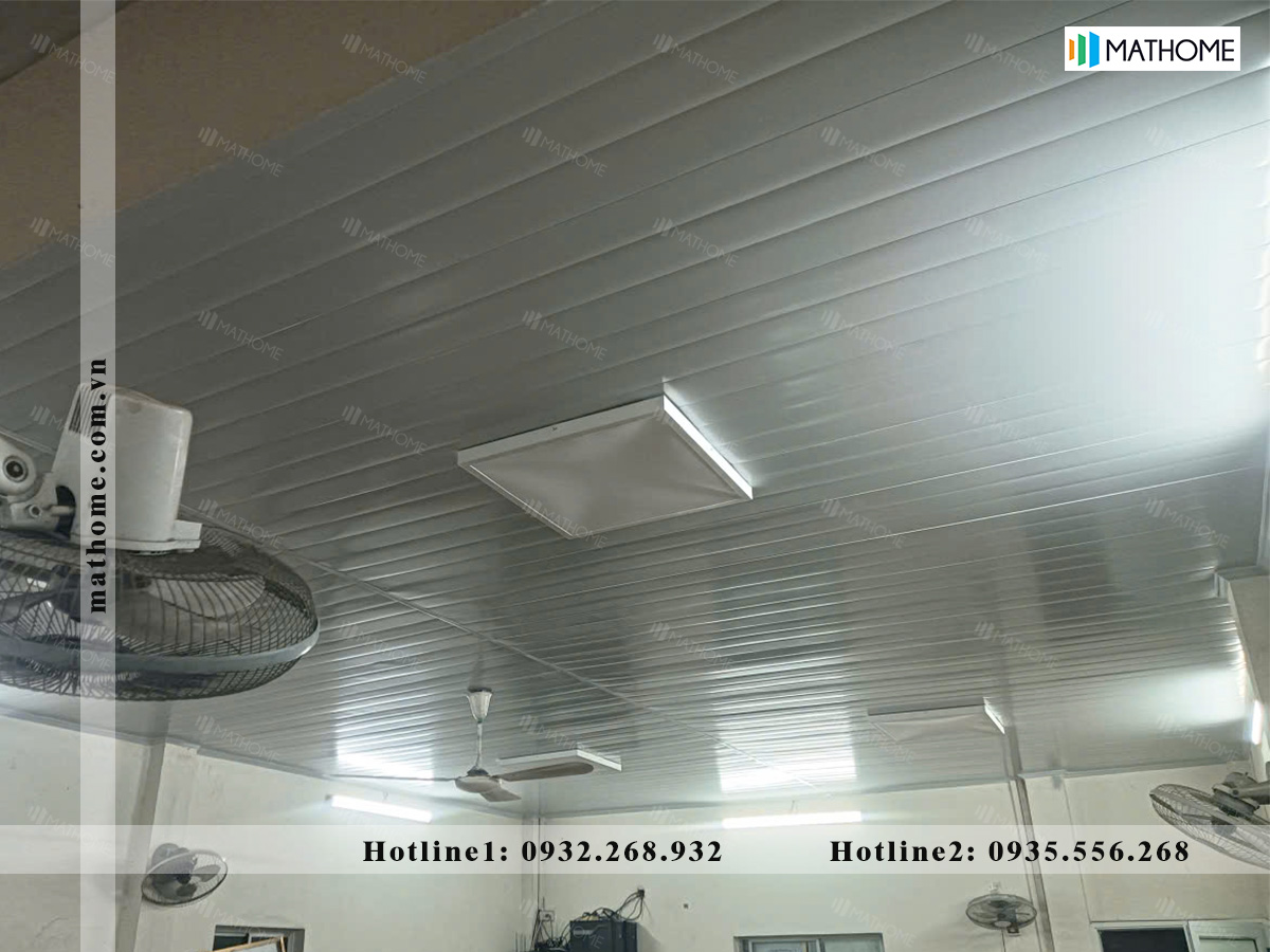 trần tôn xốp màu trắng