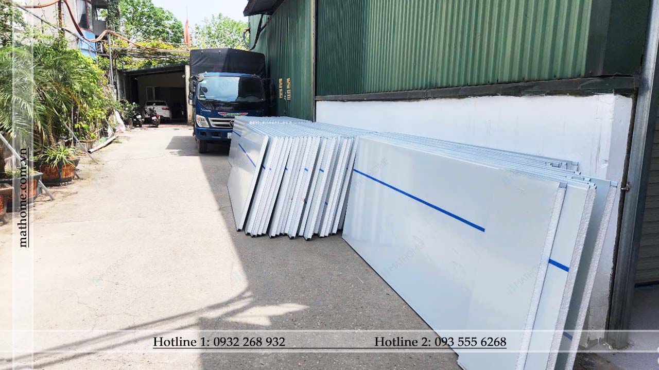 lap-dat-panel-cho-nha-xuong